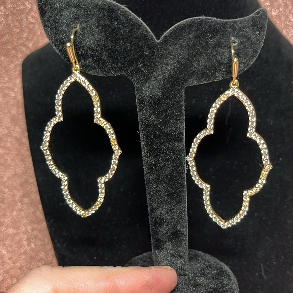 🎄🎁Kendra Scott Oval Earrings-NWOT